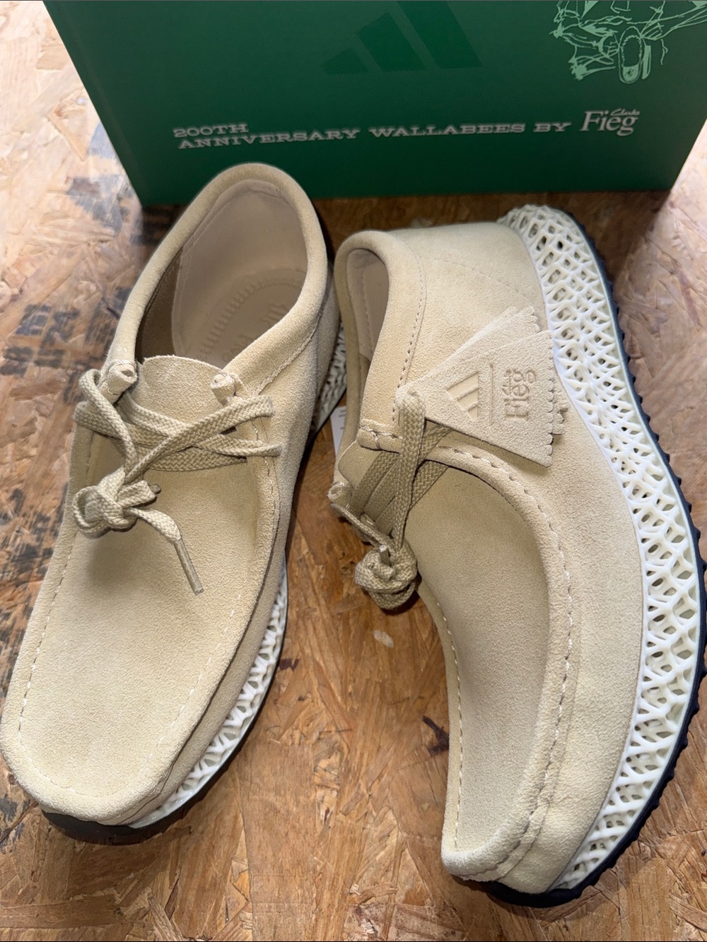Wallabee Runner KITH - Cream Suede Men’s Shoes - Picture 4 of 4